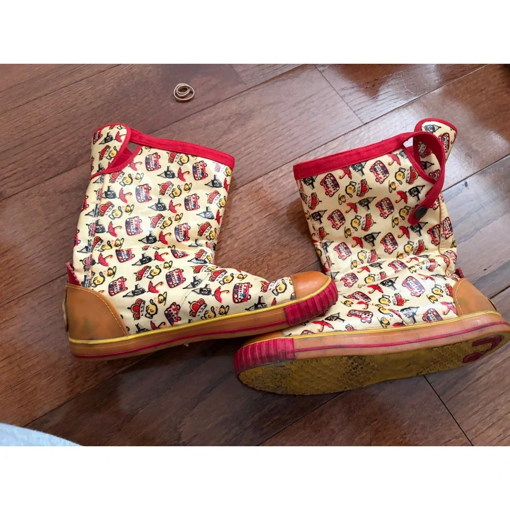 Kickers Womens‎ Boots Cartoon Print Red Trim Rubber Sole Fashion 37/ US 6.5